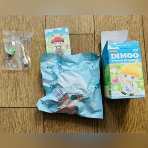 Pop Mart Dimoo Animal Kingdom Doll - Crocodile Cleaner